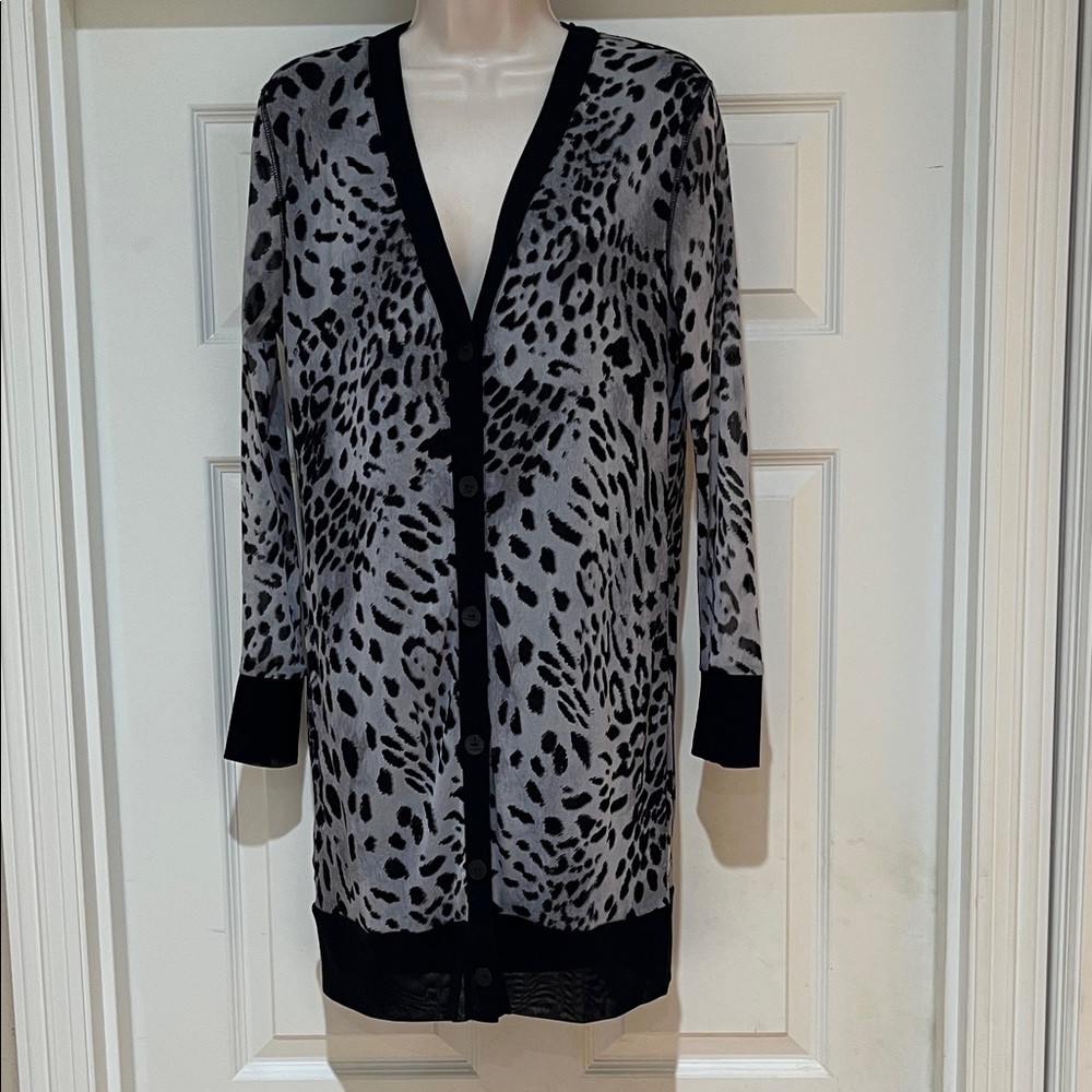 EUC Like New Leopard Print Gray and Black Women's lightweight cardigan Size 0(S)